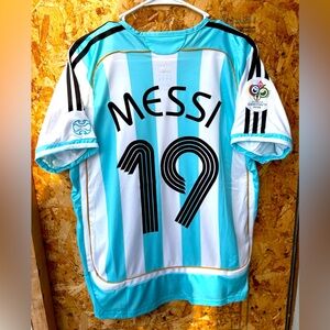 2006 Argentina World Cup Lionel Messi jersey - Size L Number #19